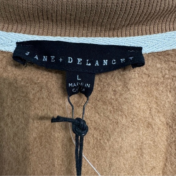 Jane & Delancey (NWT) Over Sized drop shoulder Sweatshirt, Size Large - Picture 9 of 9